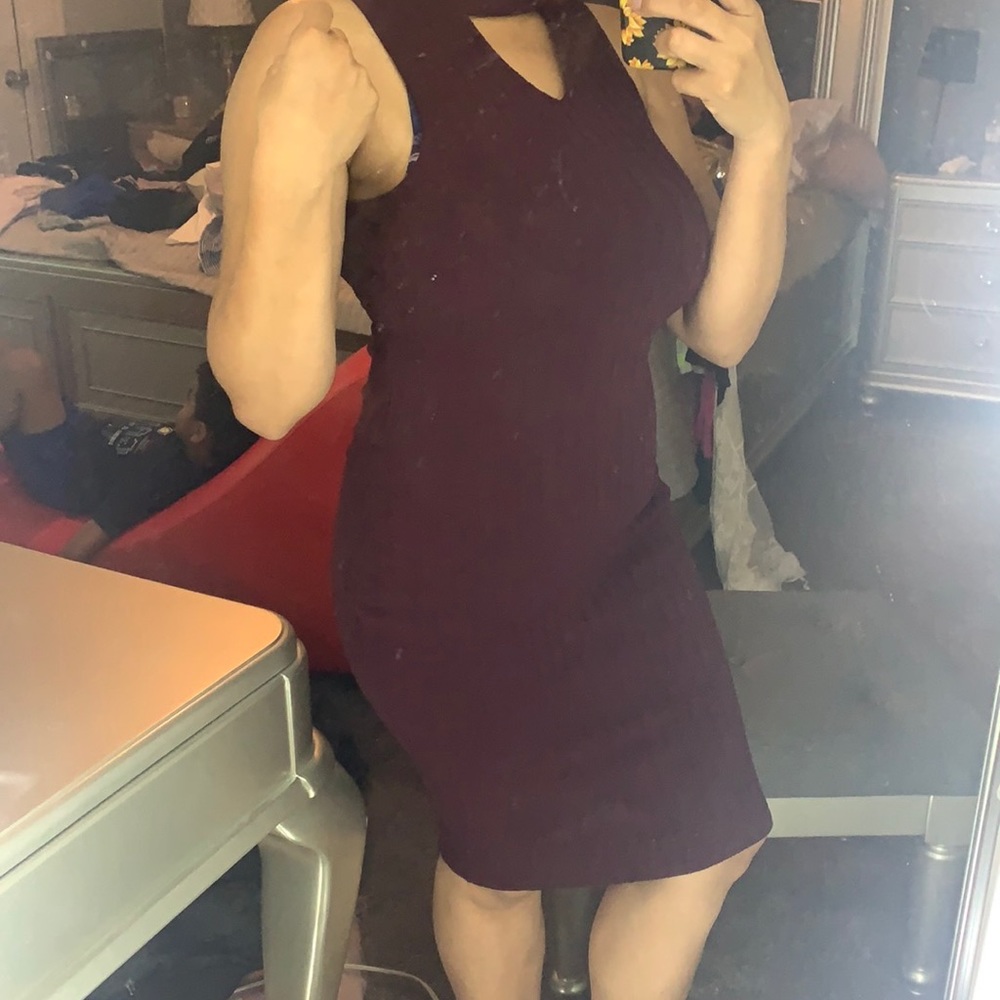Knee Length Dress - Picture 4 of 4
